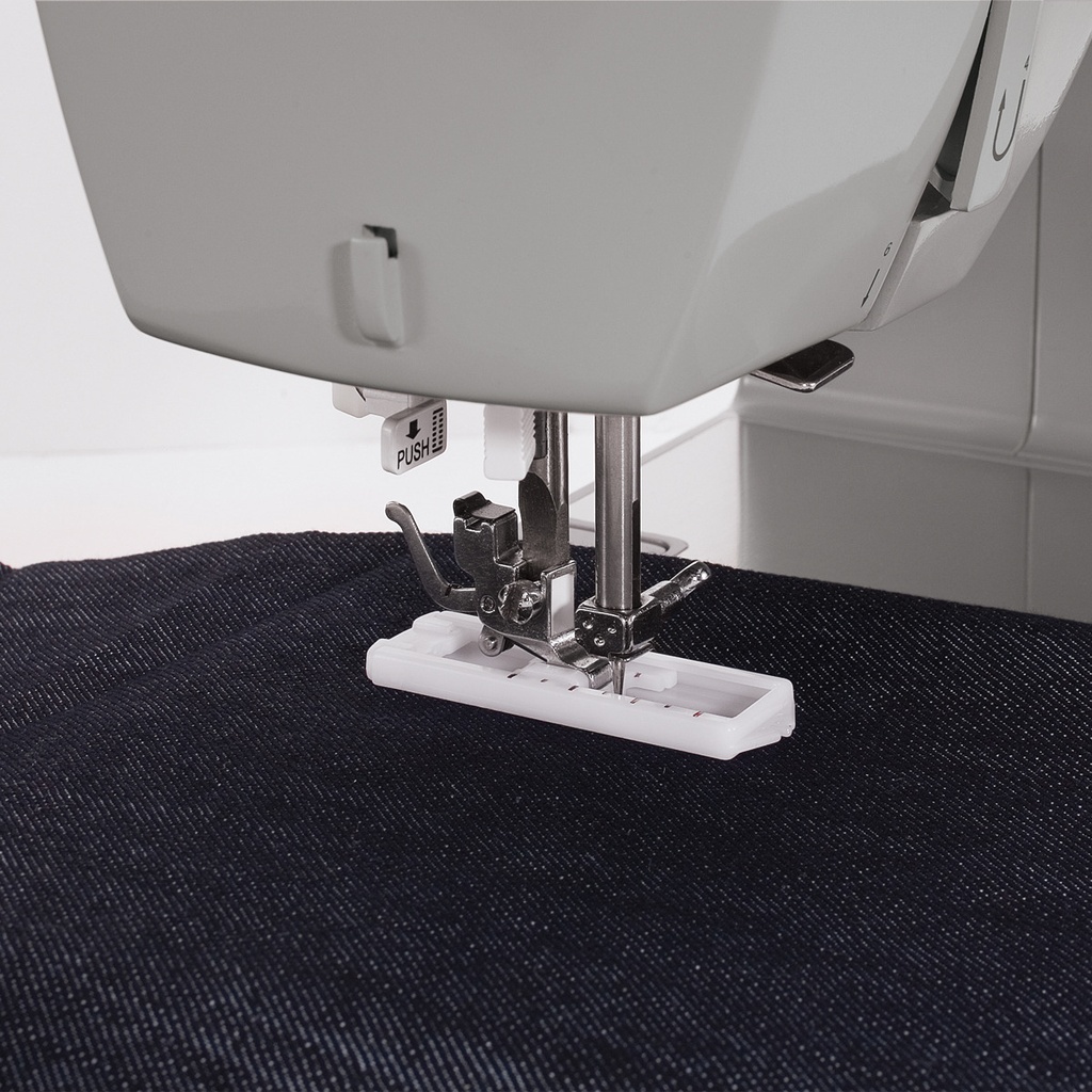 Máquina De Coser Singer Facilita Pro 4411 Color Gris/blanco